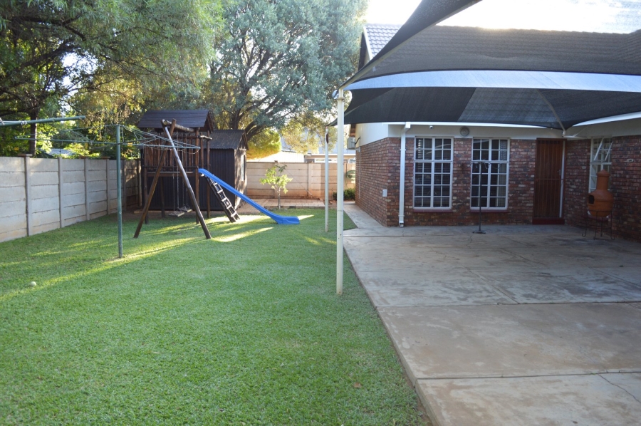 4 Bedroom Property for Sale in Flamwood North West